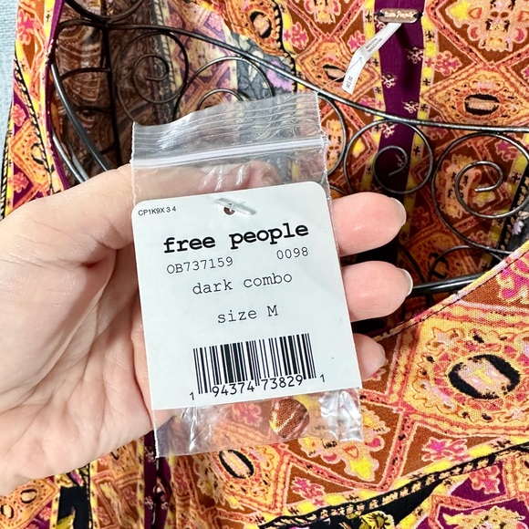 NWT Free People Catch me if you can floral boho v neck blouse size M - Picture 10 of 12